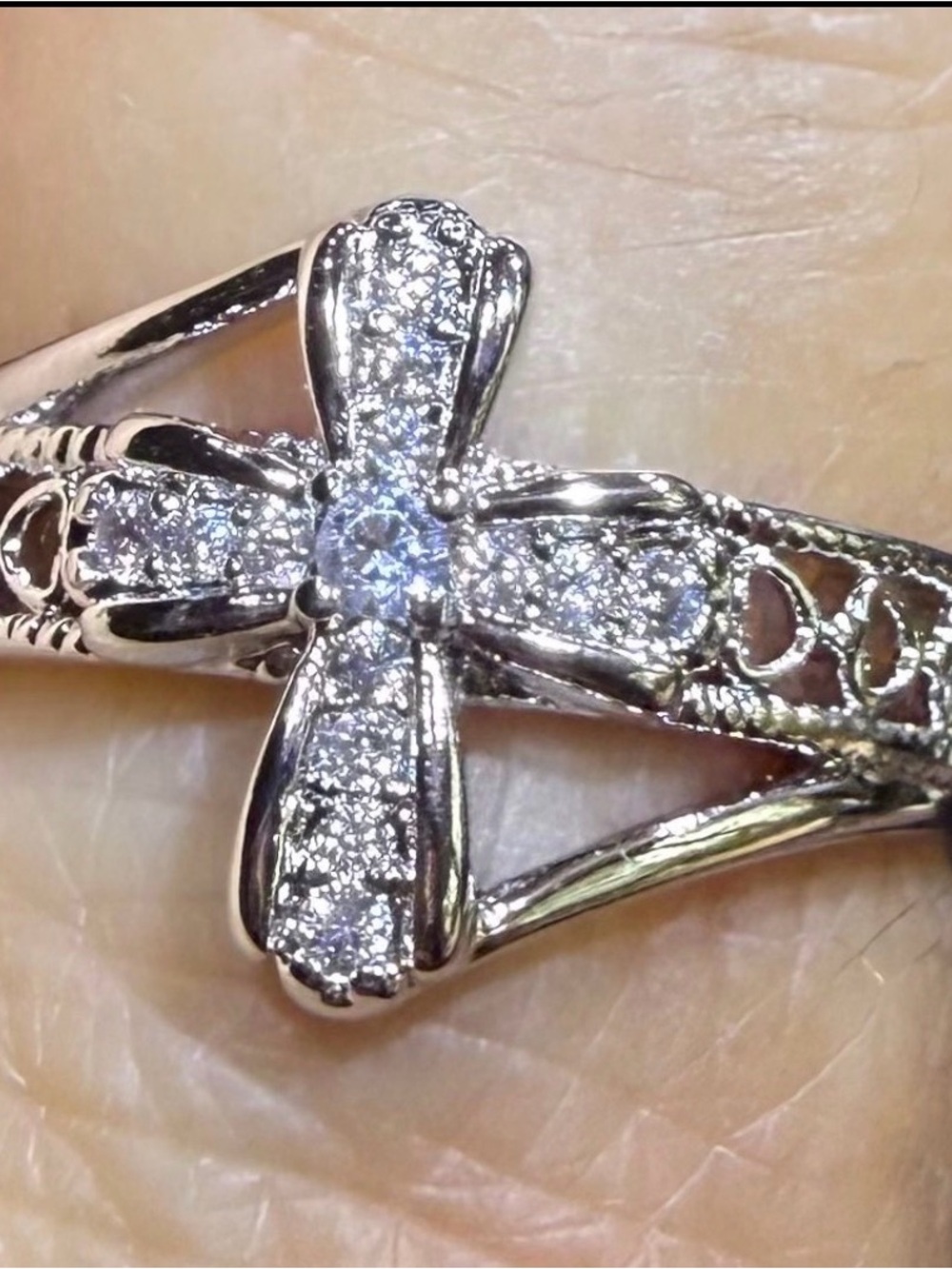 Gorgeous Sterling silver cross ring, size 7, New! Gift bag included.